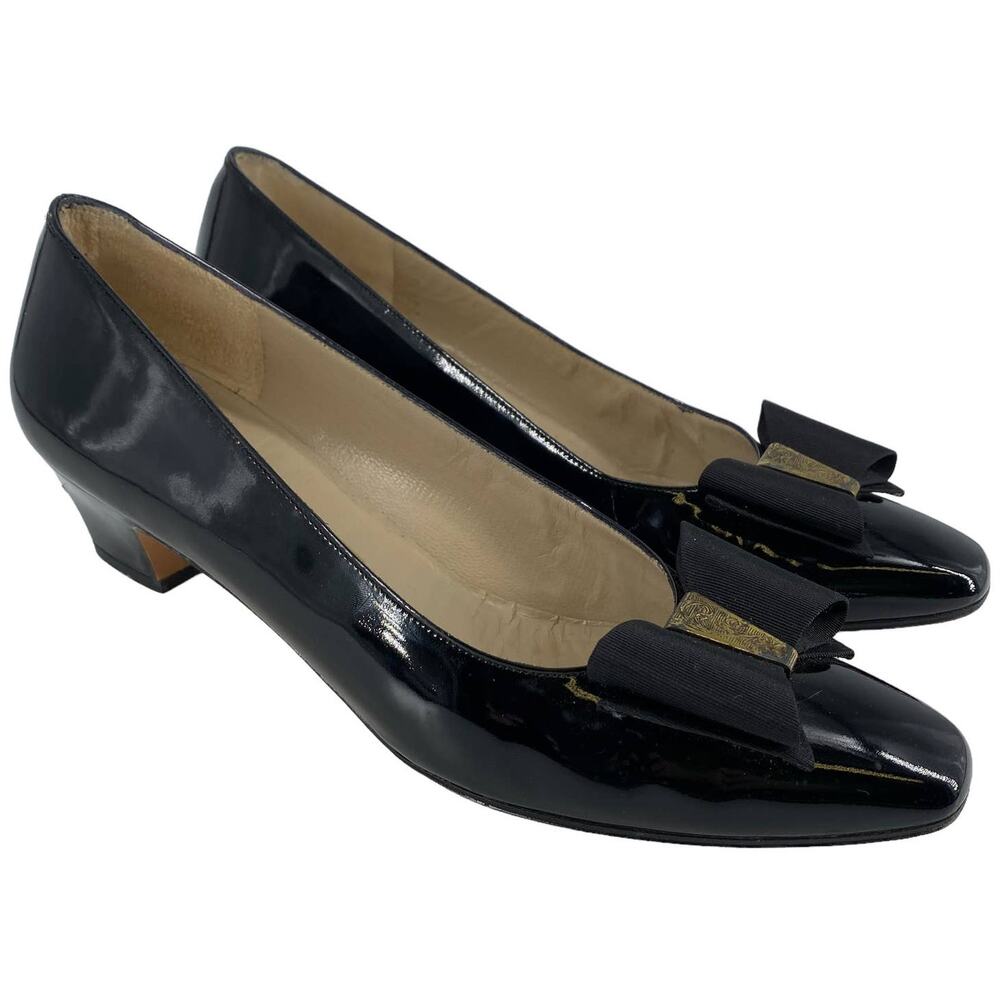 SALVATORE FERRAGAMO 7.5 AAA Black Patent Leather Bow Pumps Classic Twee